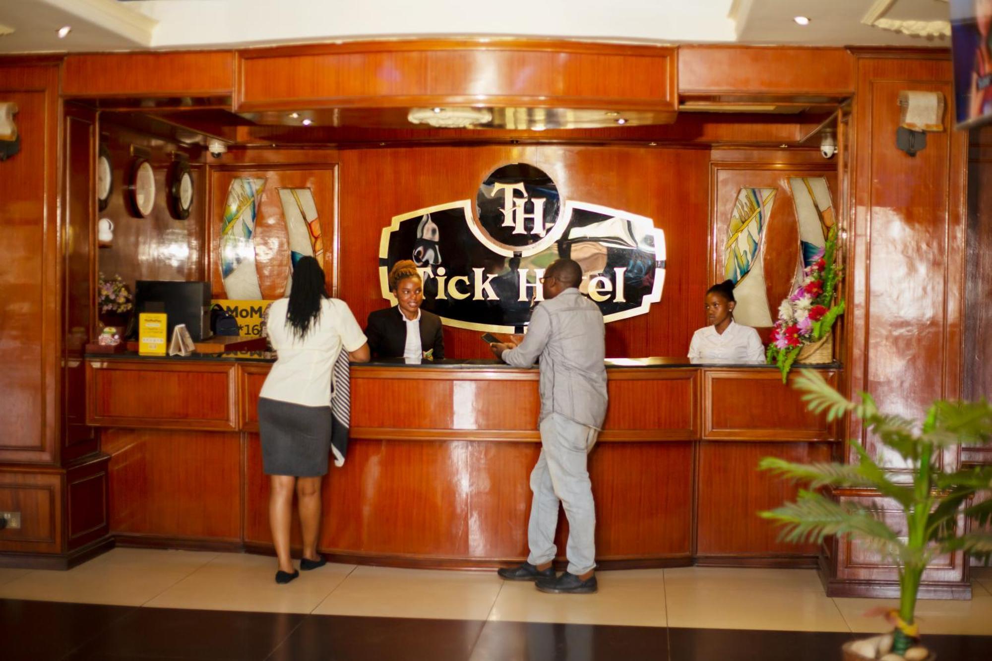 The Tick Hotel Kampala Exterior foto